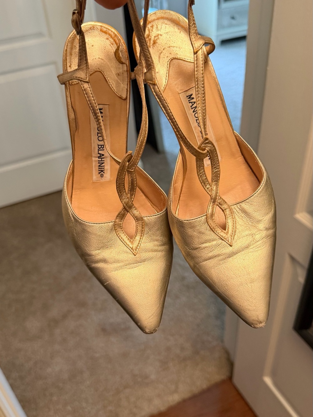 Manolo Blahnik Gold Leather Pointed Slingback Pumps